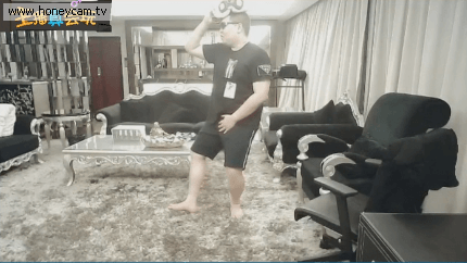 pdd最新骚猪舞来袭 小伙伴们一定要撑住啊!