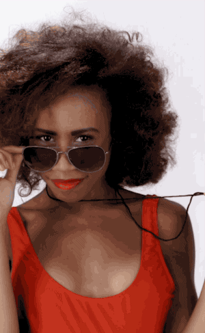 &hellip;嗯,其实最重要的是自拍的手手和嘟起的嘴嘴啦