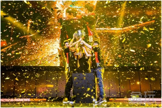 当年万里觅封侯_人均莫话封侯事(3)