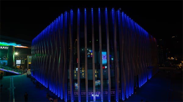 RNG北京主场抢先看:大气磅礴的金色舞台