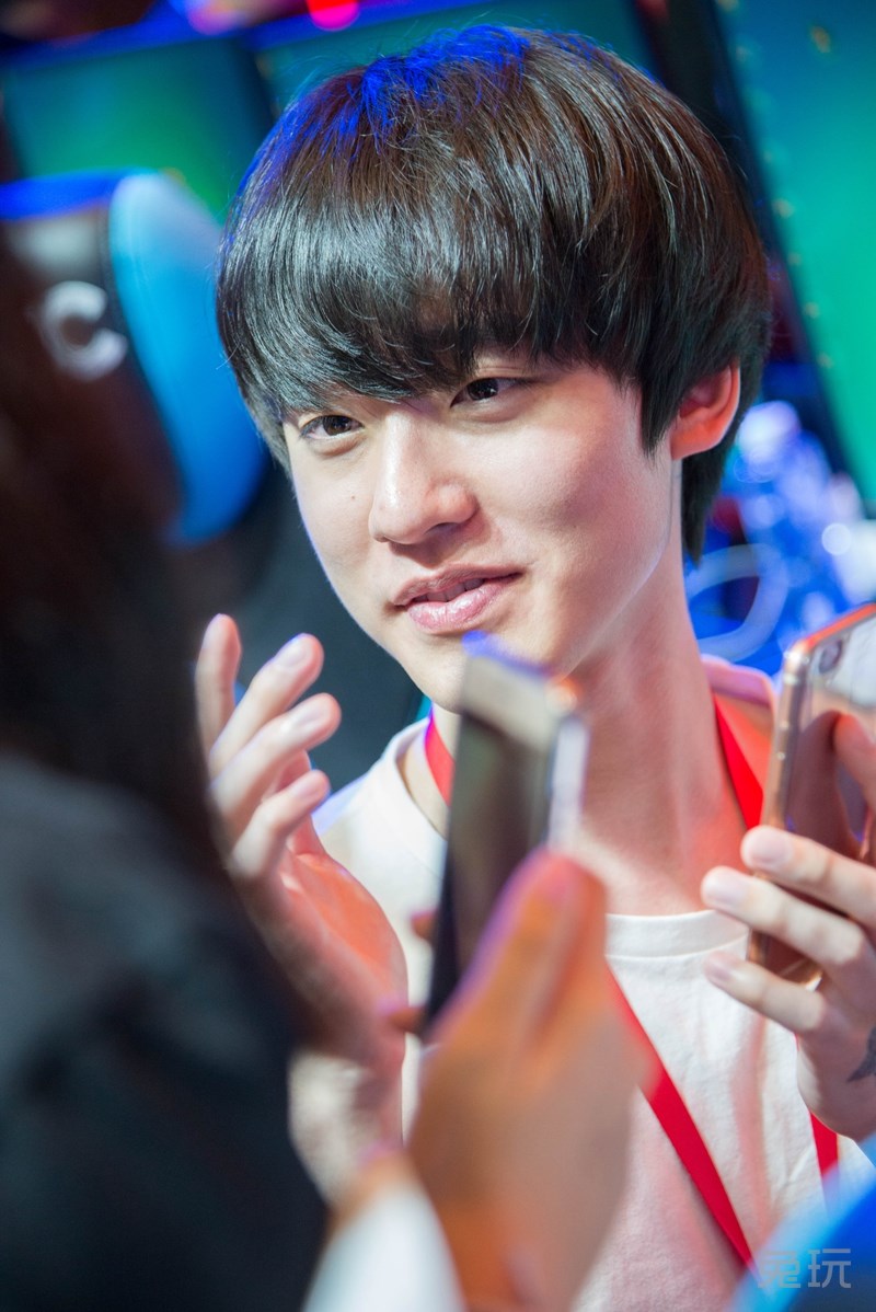 HKC新品发布会现场:WE射手Mystic活动照(6)_