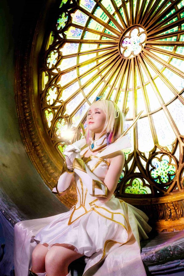 终结皮肤!大元素使拉克丝全球cosplay展_兔玩