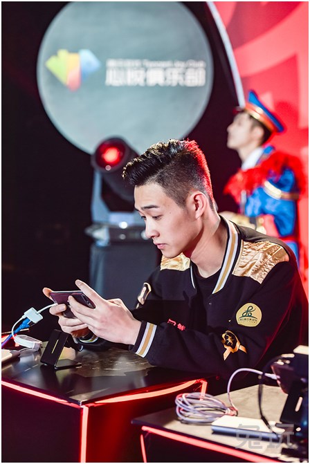 2017荣耀心悦行收官 XQ选手上演电竞真人秀