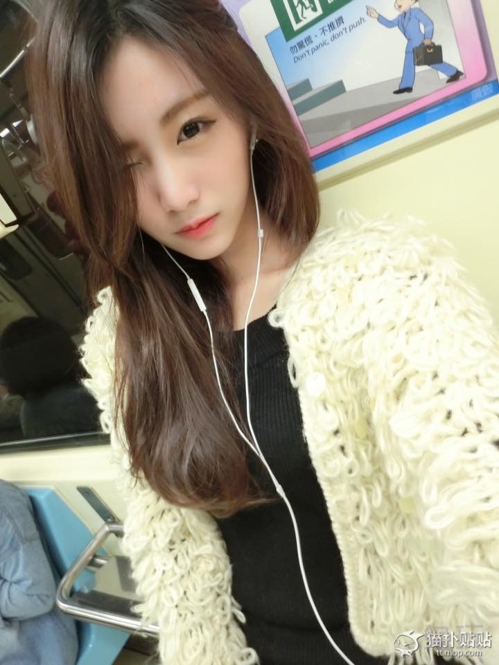 高冷妹子张楚珊生活照大曝光 被男粉丝当众示爱(6)( 6/10 )