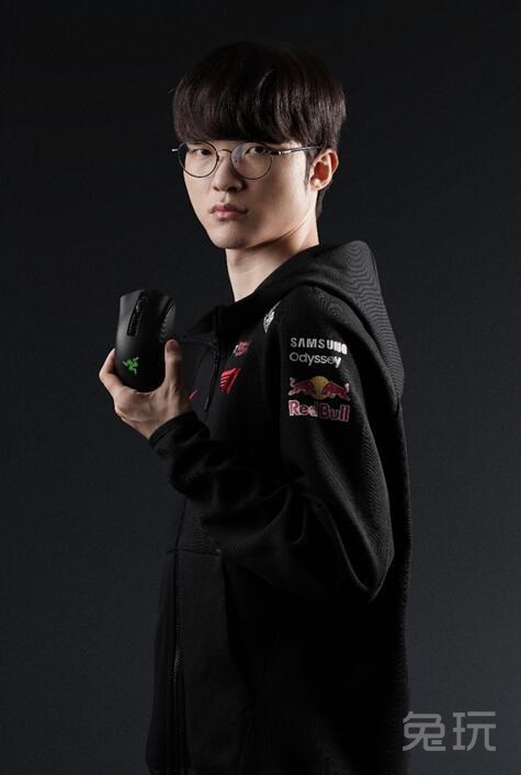 雷蛇和t1强强联手,与faker共同设计联合品牌产品