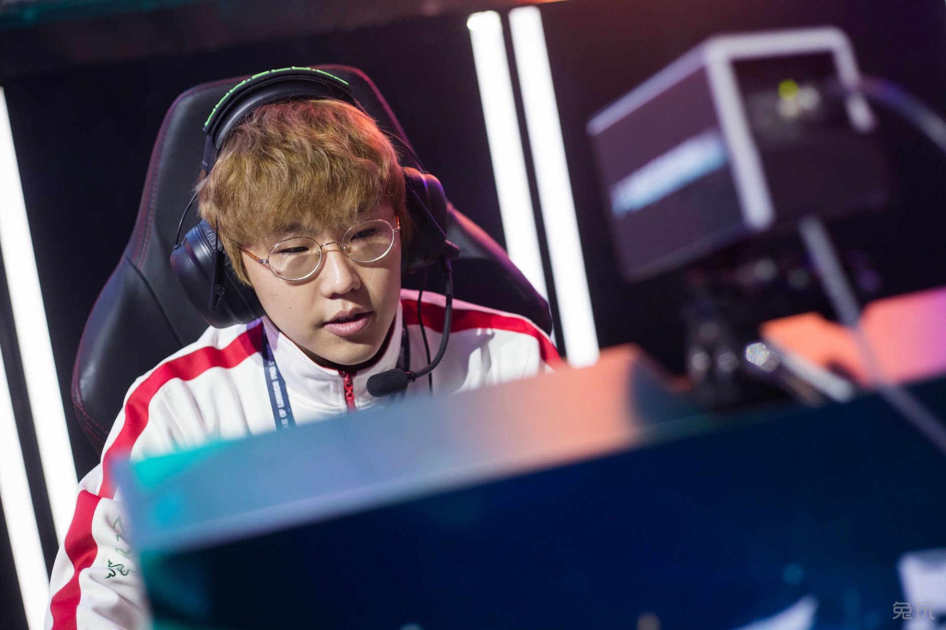 2015lpl春季赛第7周比赛现场 白发诺夏惹人怜(19)